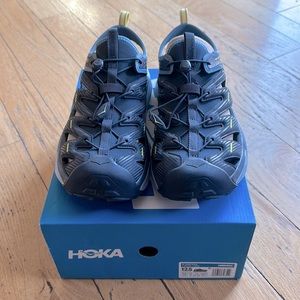 Hold Hopara Men’s 12.5 adventure sandal - brand new
